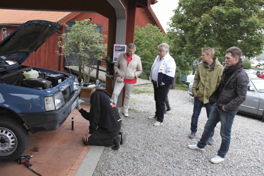 Publiken kunde under helgen följa hur Jon Remmers förvandlade en Fiat Uno från brukshink till utställningsbil.