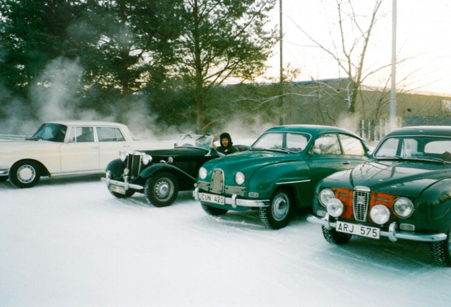 Det syns hur kallt det är! Den här bilden är från det första rallyt som Leo och Britta Tatti var med på i Jyväskylä.