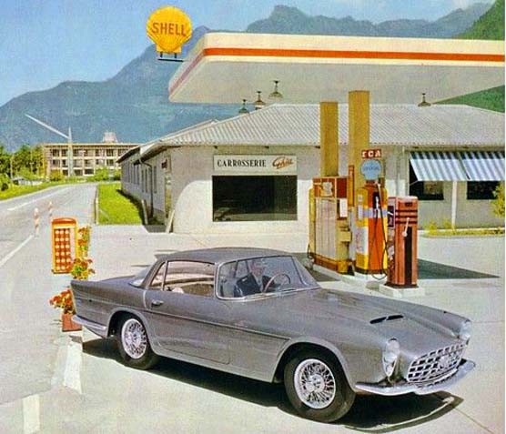 Specialjaguar vid pumpen