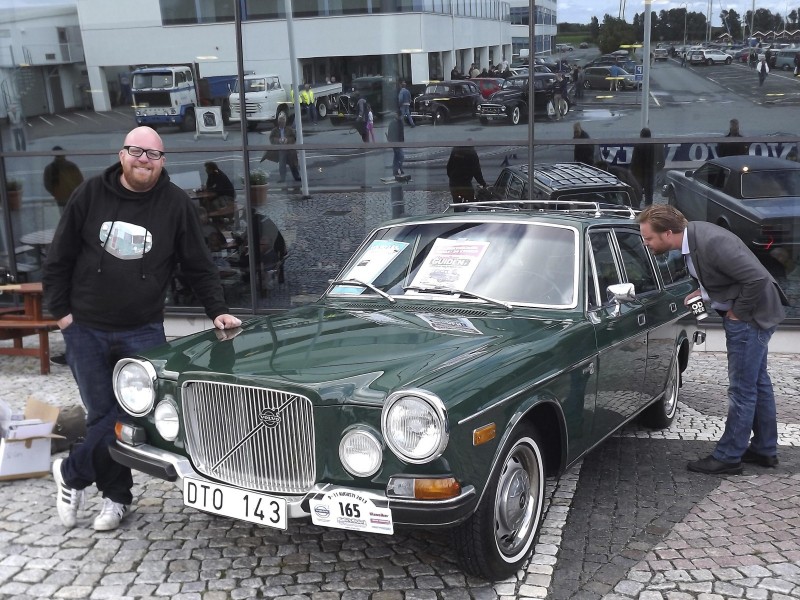 Klassikers Fredrik Nyblad är på plats på träffen med sin unika Volvo 165 - byggd av Yngve Nilssons Karosserifabrik 1972.