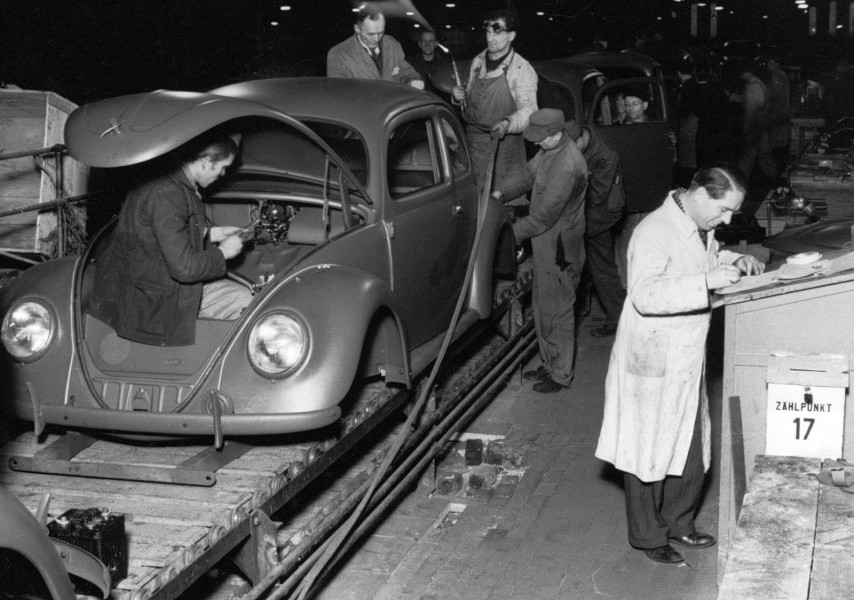 70 år sedan första folkorna rullade av bandet