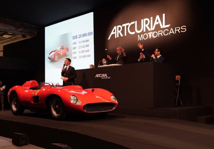 Rekordauktion på Retromobile