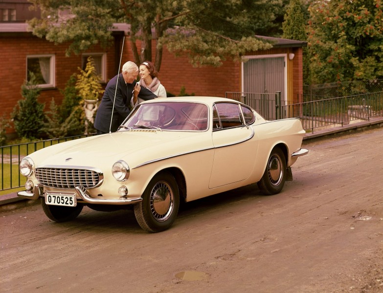 Volvo P1800 – läs digitalt!