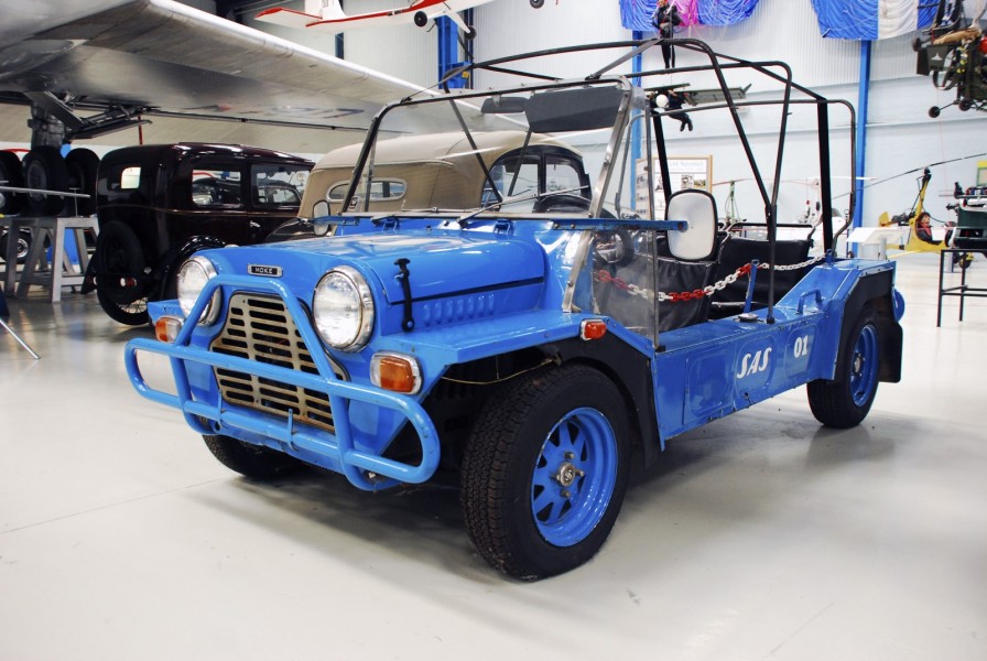 På Danmarks Tekniska Museum i Helsingör finns den här Mini Moken som använts på Kastrups flygplats i Köpenhamn.