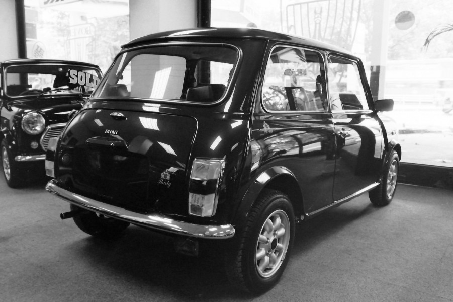 Specialversionen Mini 30 fanns som Cherry Red och Black. 3 000 exemplar tillverkades för den inhemska marknaden.