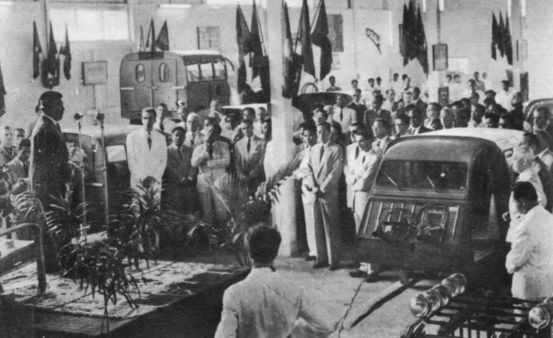 En invigning långt borta 1958