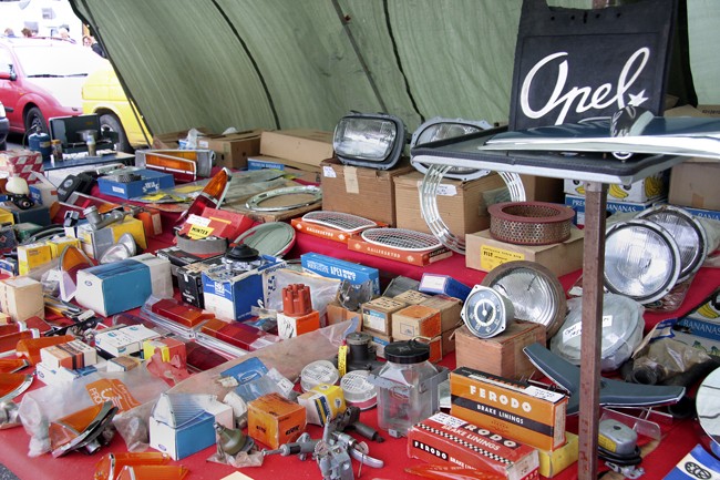 Töm garaget och garderoben på Skokloster!