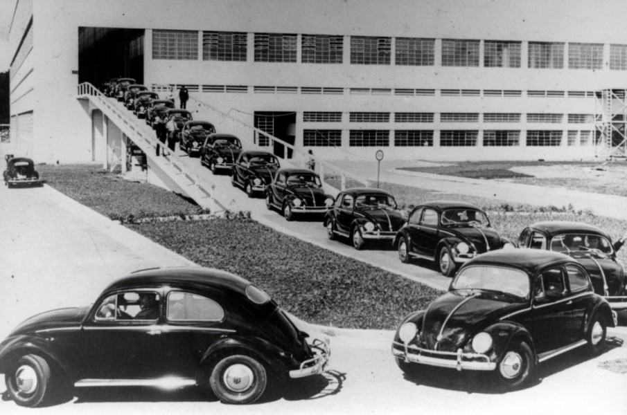 På en lång rad 1953