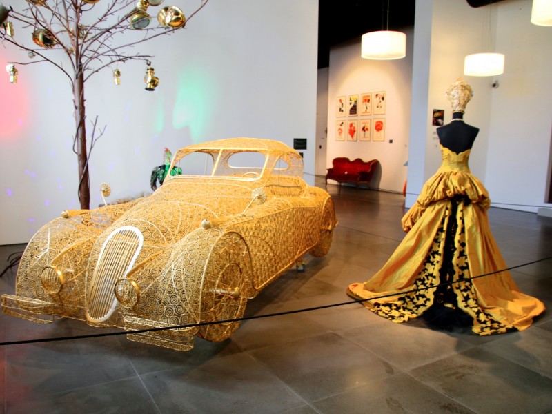 Bil och mode på museum