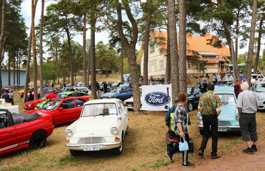 Spara bilen – åk färja till Åland!