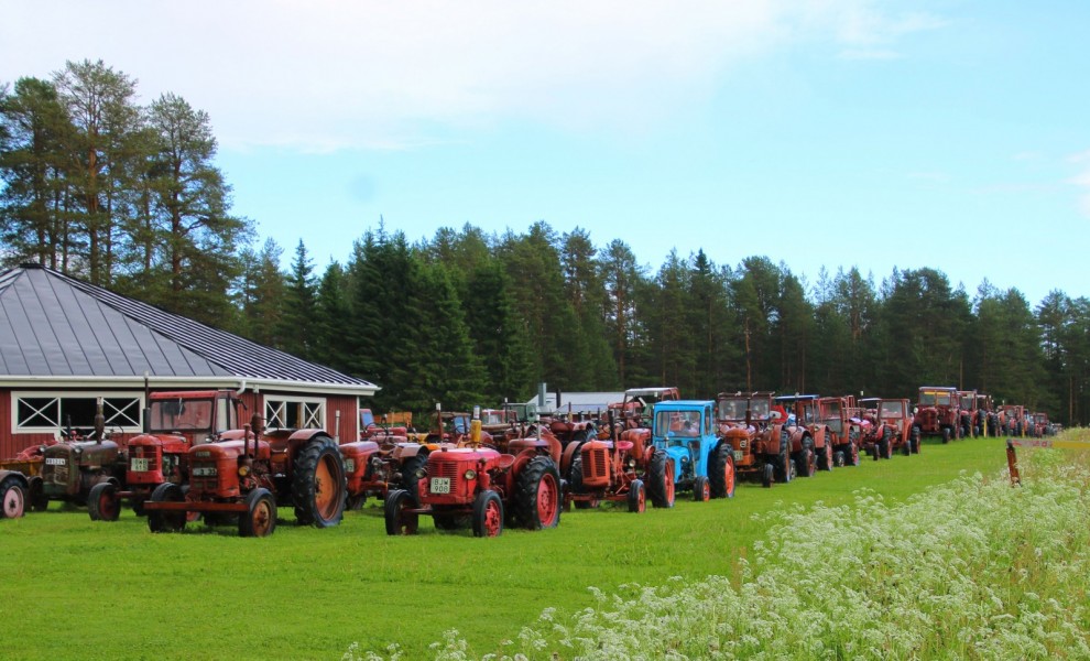 Traktorer i långa banor