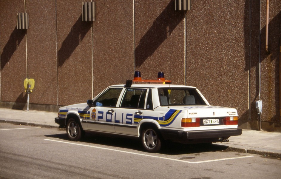 Volvo 740 polisbil – med inspiration från USA