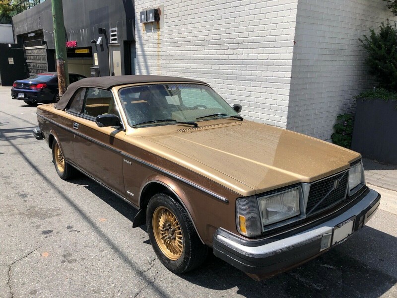 En av fem Volvo 262C Cabriolet på auktion!