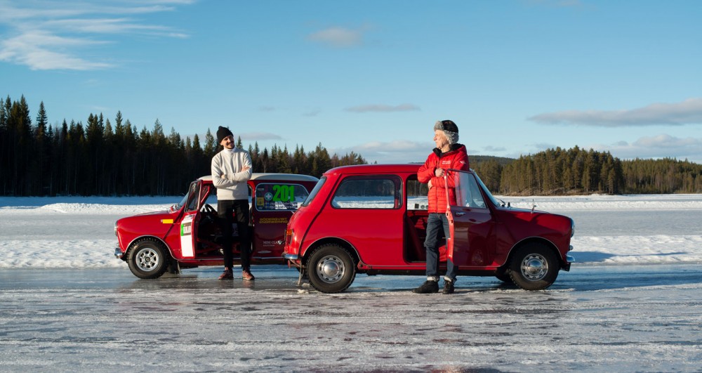 Rally mot standard, amatör mot proffs. Austin Cooper S mot Morris 850!