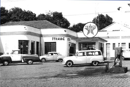 Samling vid pumpen 1963