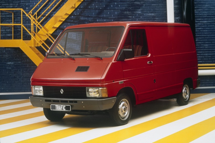 Renault med last fyller 40 år