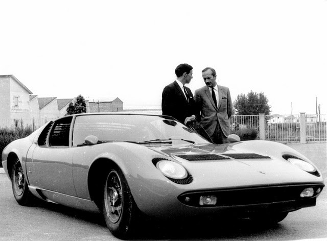 Colin och Clark tittar på bil 1966