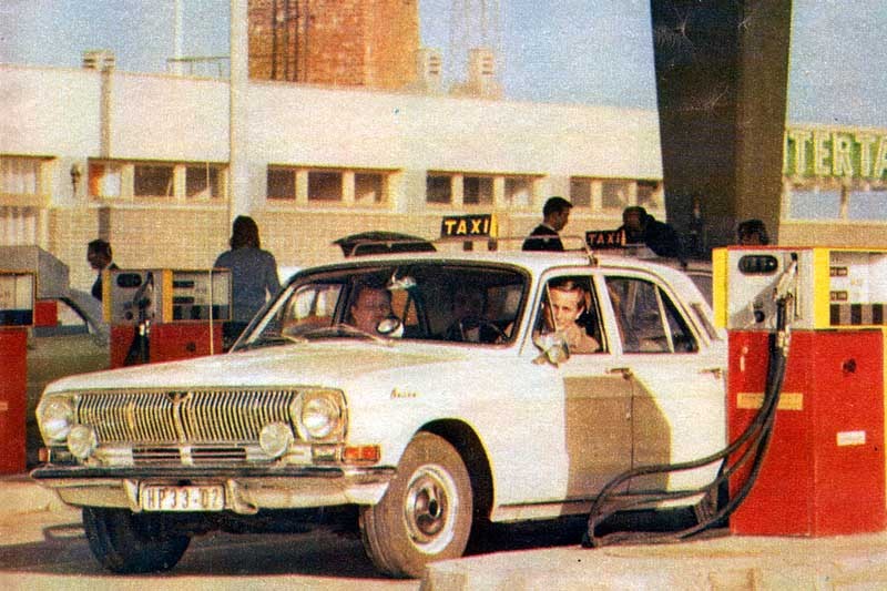 Volga vid pumpen