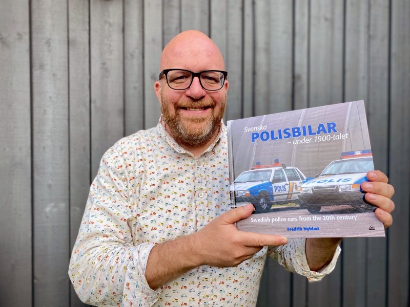Ny bok om polisbilar