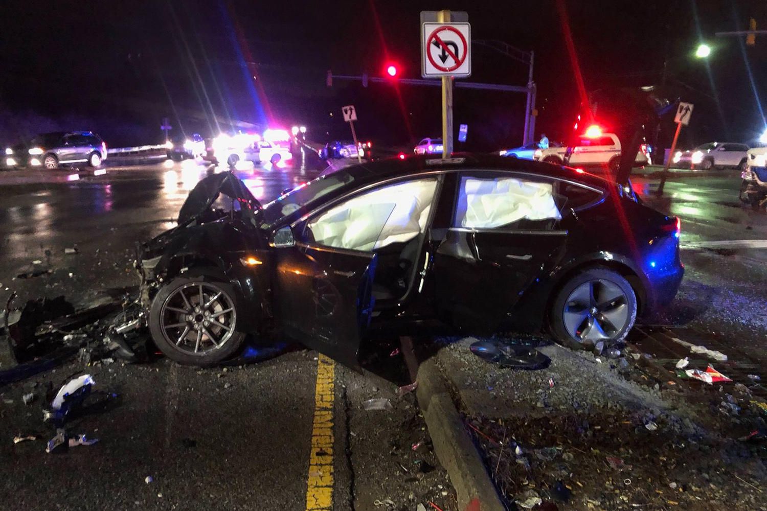 Foto: "Model_3_Crash_Dummy" via Imgur