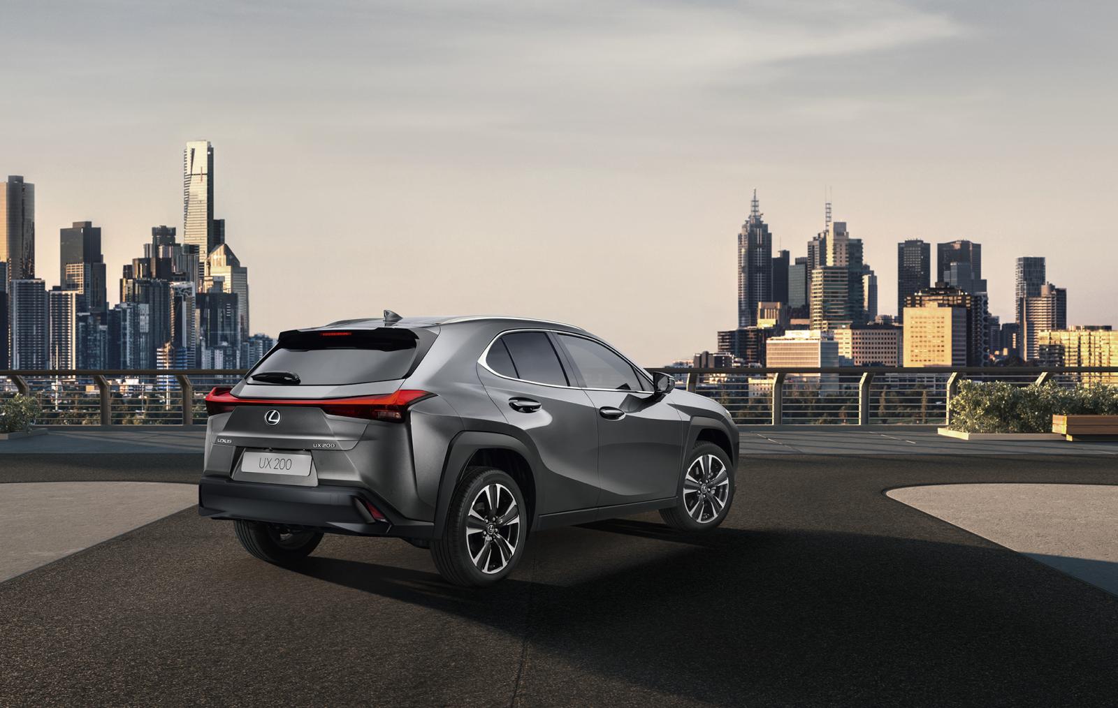 Lexus visar nya crossovern UX