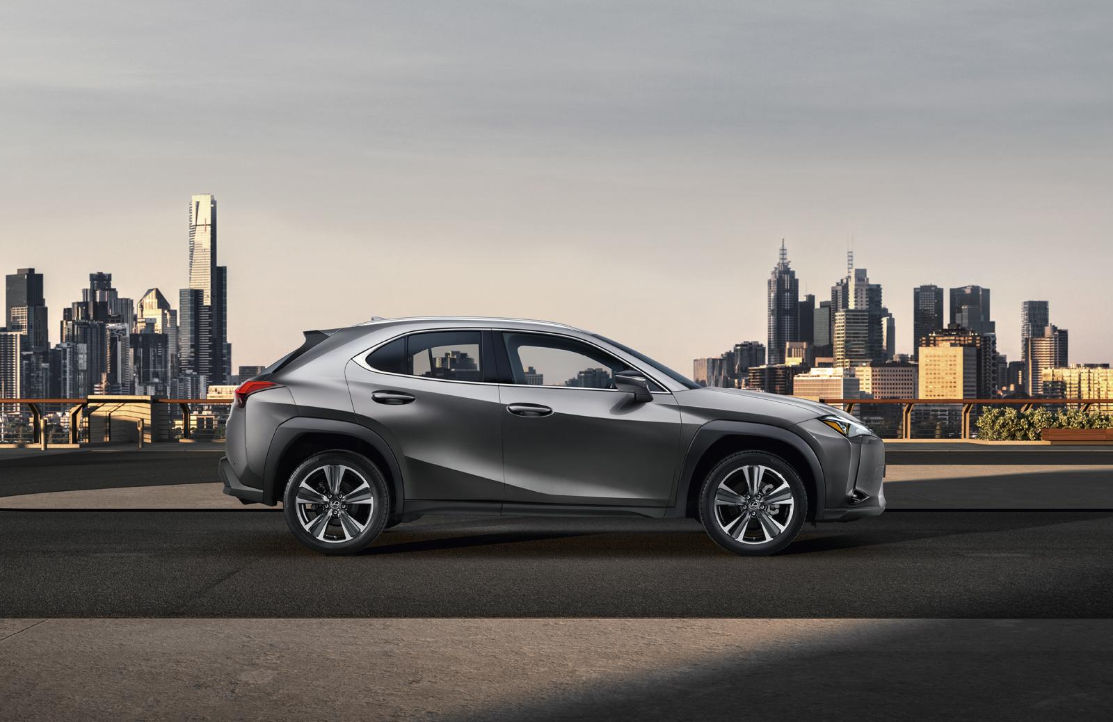 Lexus visar nya crossovern UX