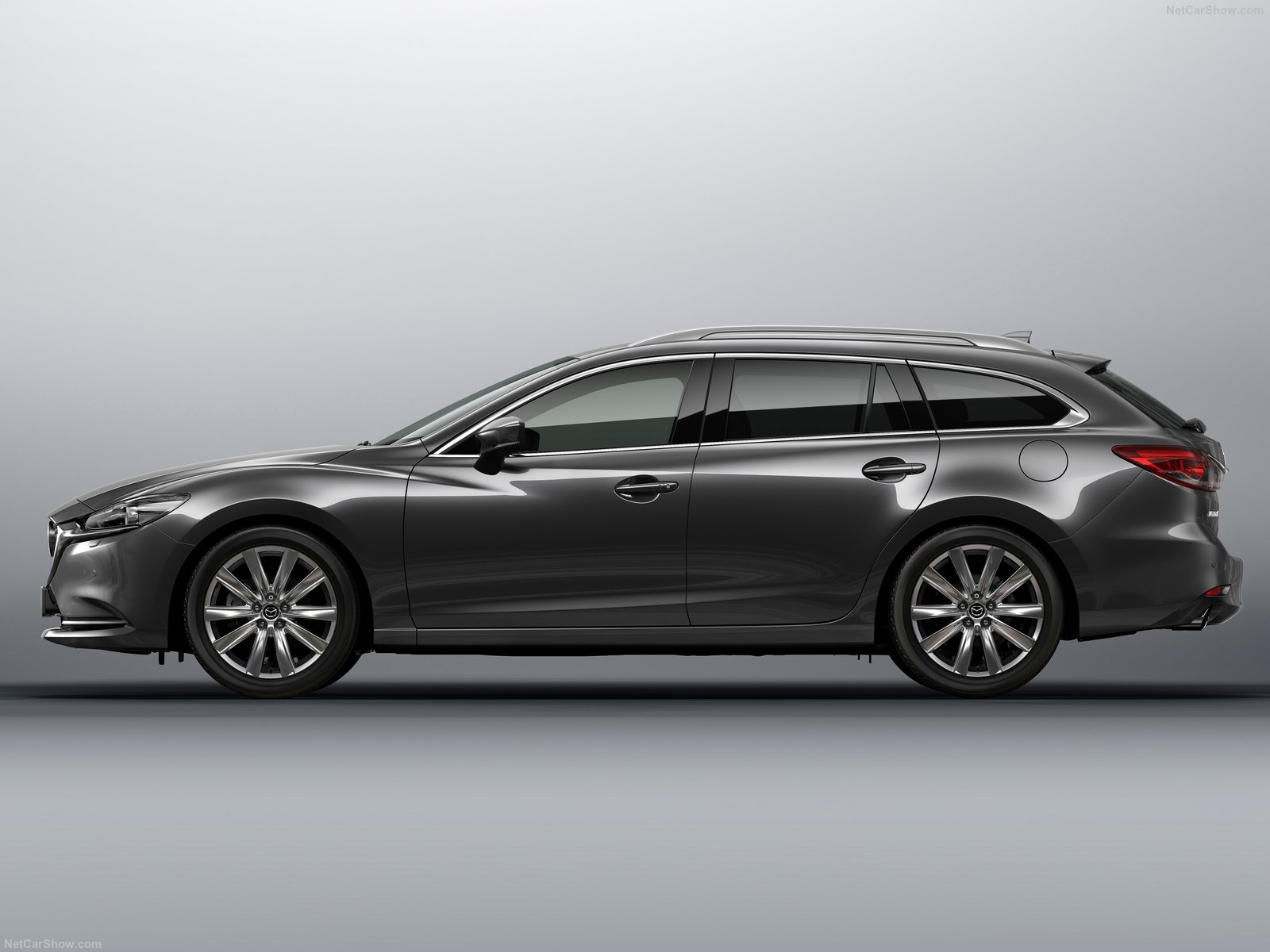 Nya former för Mazda6-kombin