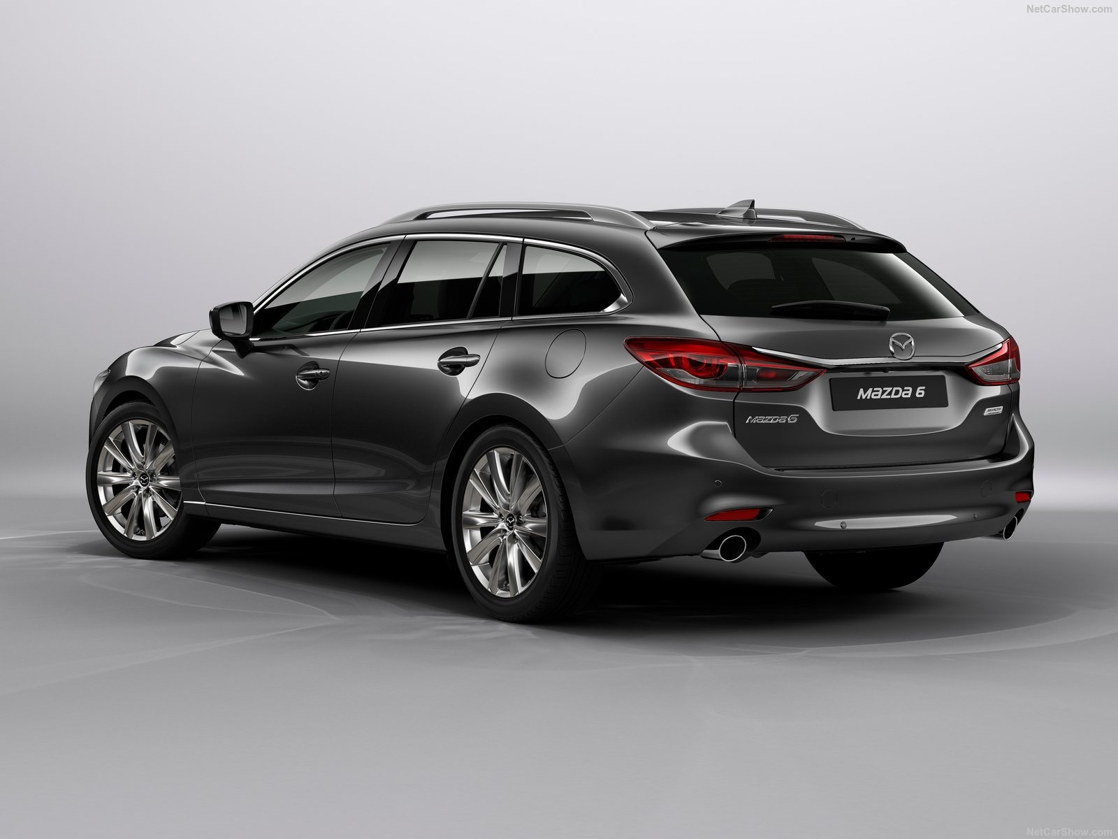 Nya former för Mazda6-kombin