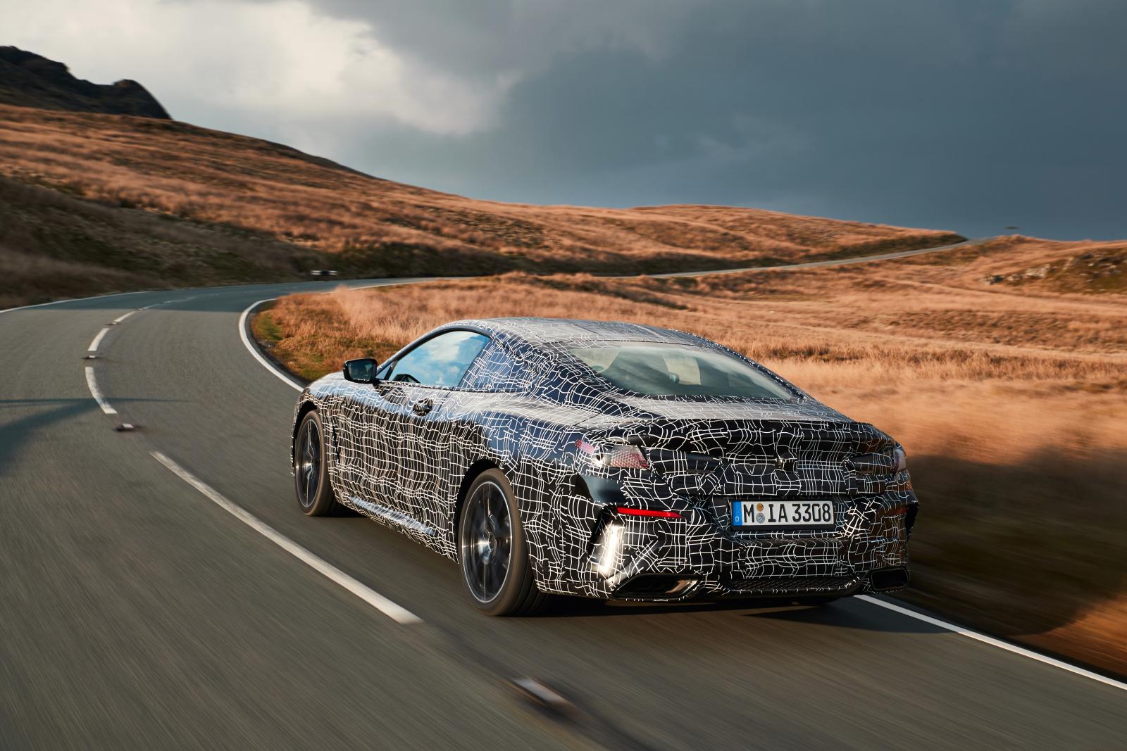 Första bilderna på 8-seriens coupé