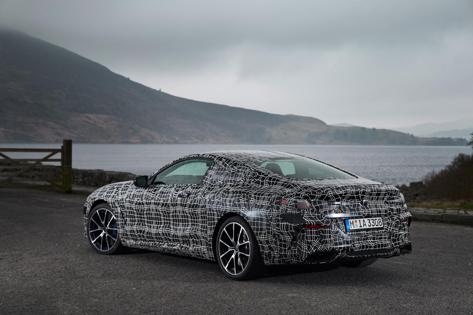Första bilderna på 8-seriens coupé