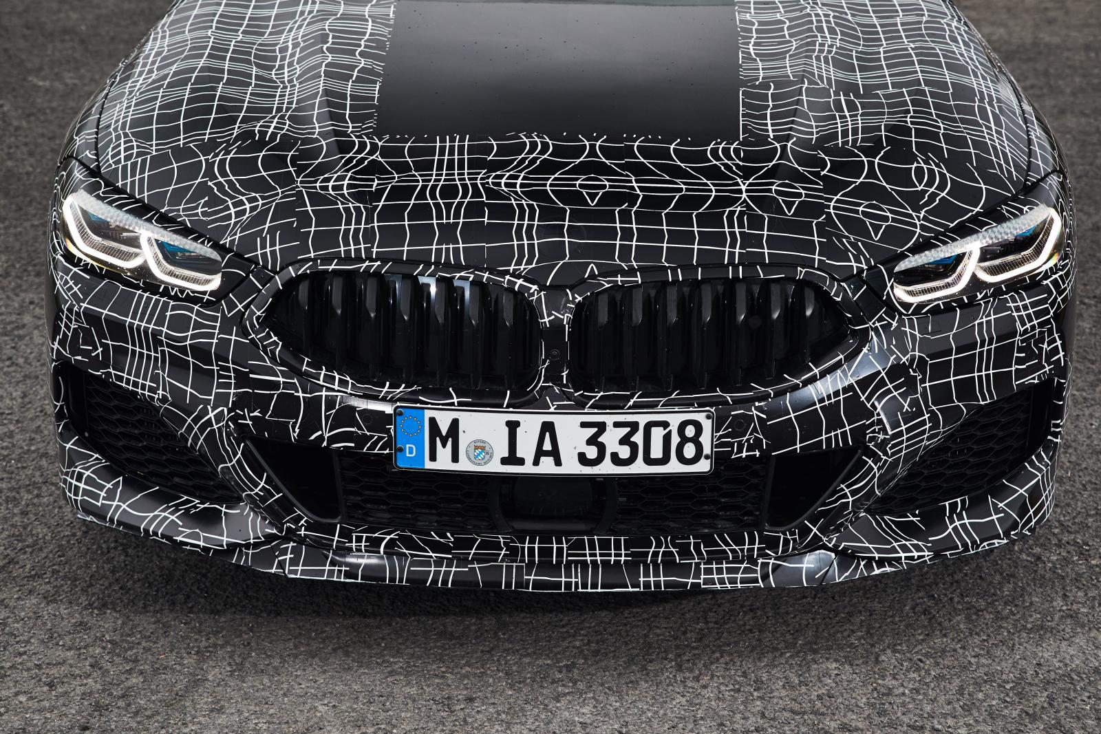 Första bilderna på 8-seriens coupé
