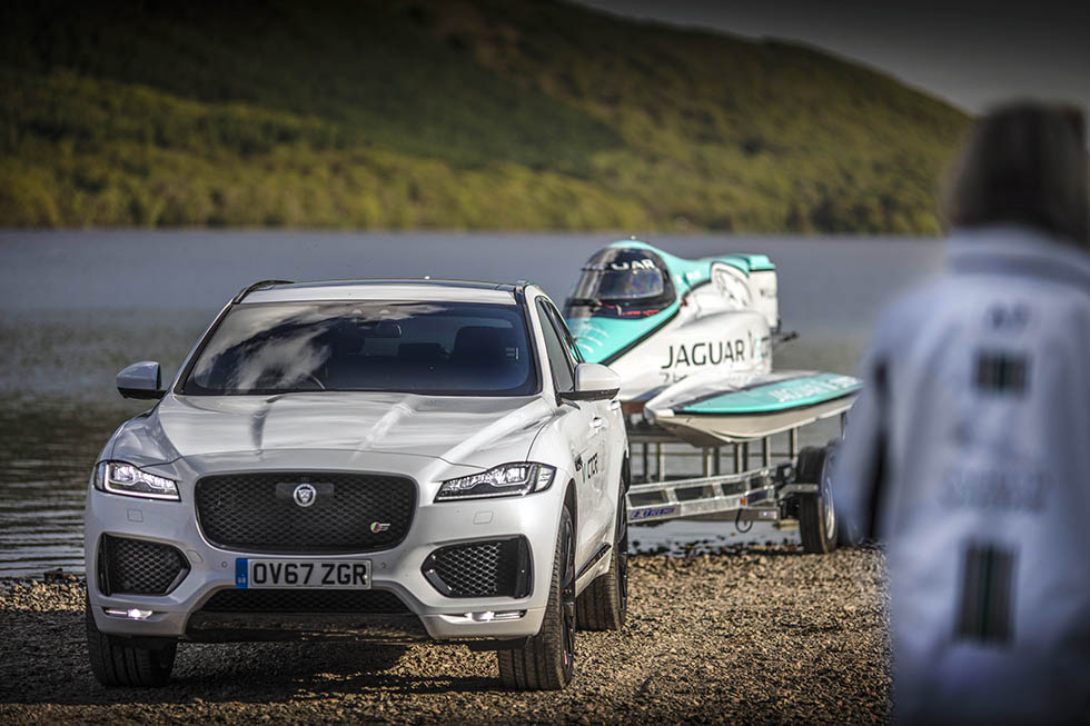 Jaguar sätter hastighetsrekord – till sjöss