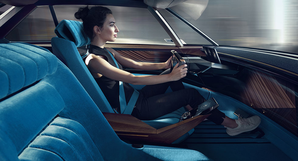 Peugeot spänner musklerna med e-Legend