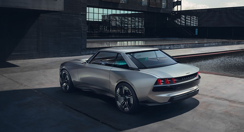 Peugeot spänner musklerna med e-Legend
