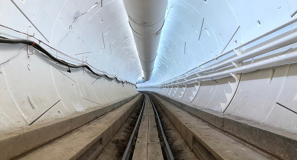 Ta en tur i Elon Musks snabbtunnel för bilar