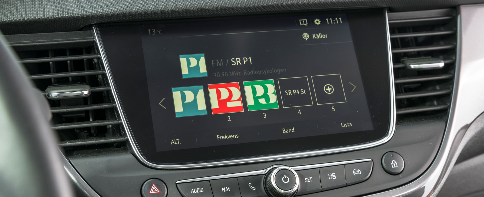Opels mediesystem känns igen från PSA (Peugeot/Citroën) och är testets enklaste att använda. Plus för snabbknappar till flera vitala funktioner.