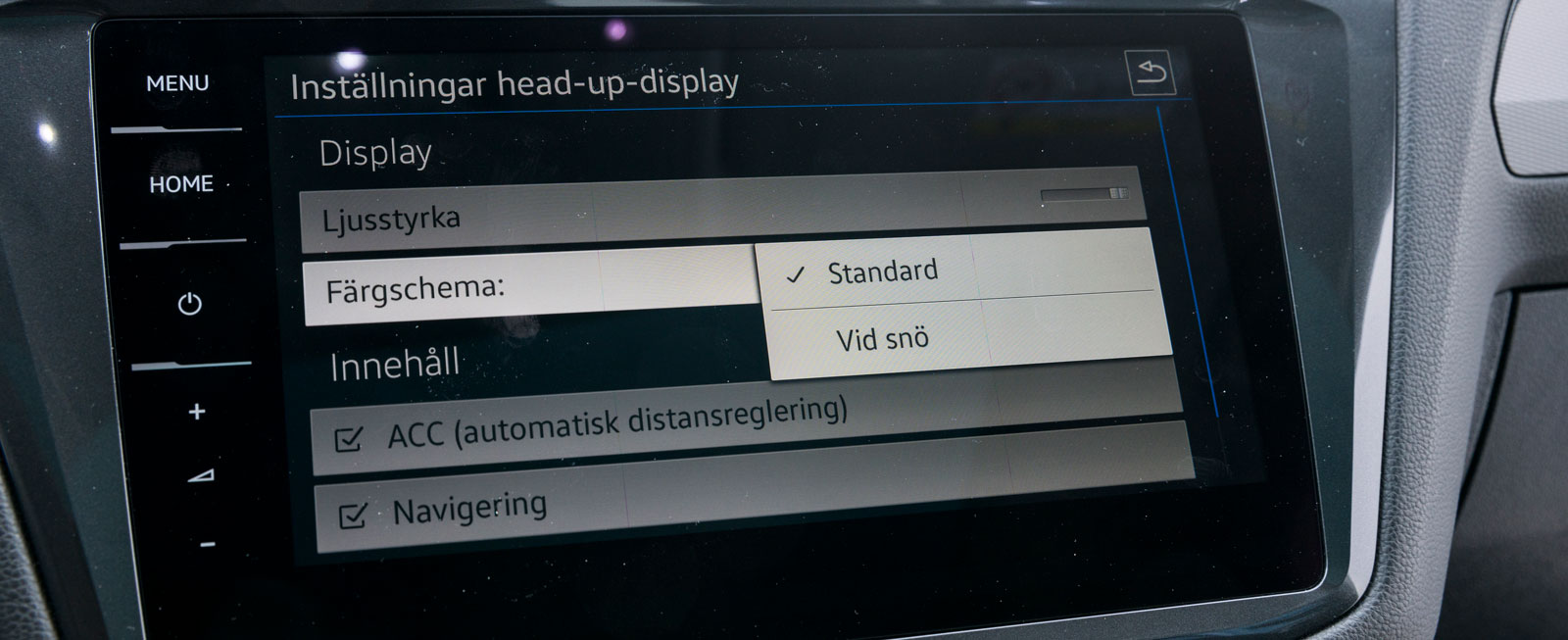 Head up-displayen har ett snöläge som förbättrar synbarheten på vita vintervägar.