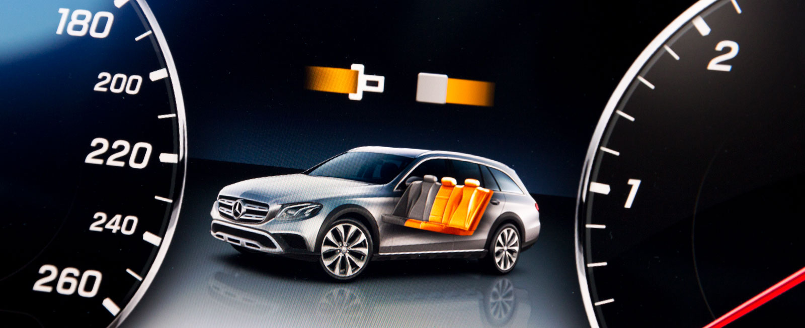 Audi, Mercedes och Volvo har bältesindikering för alla platser.