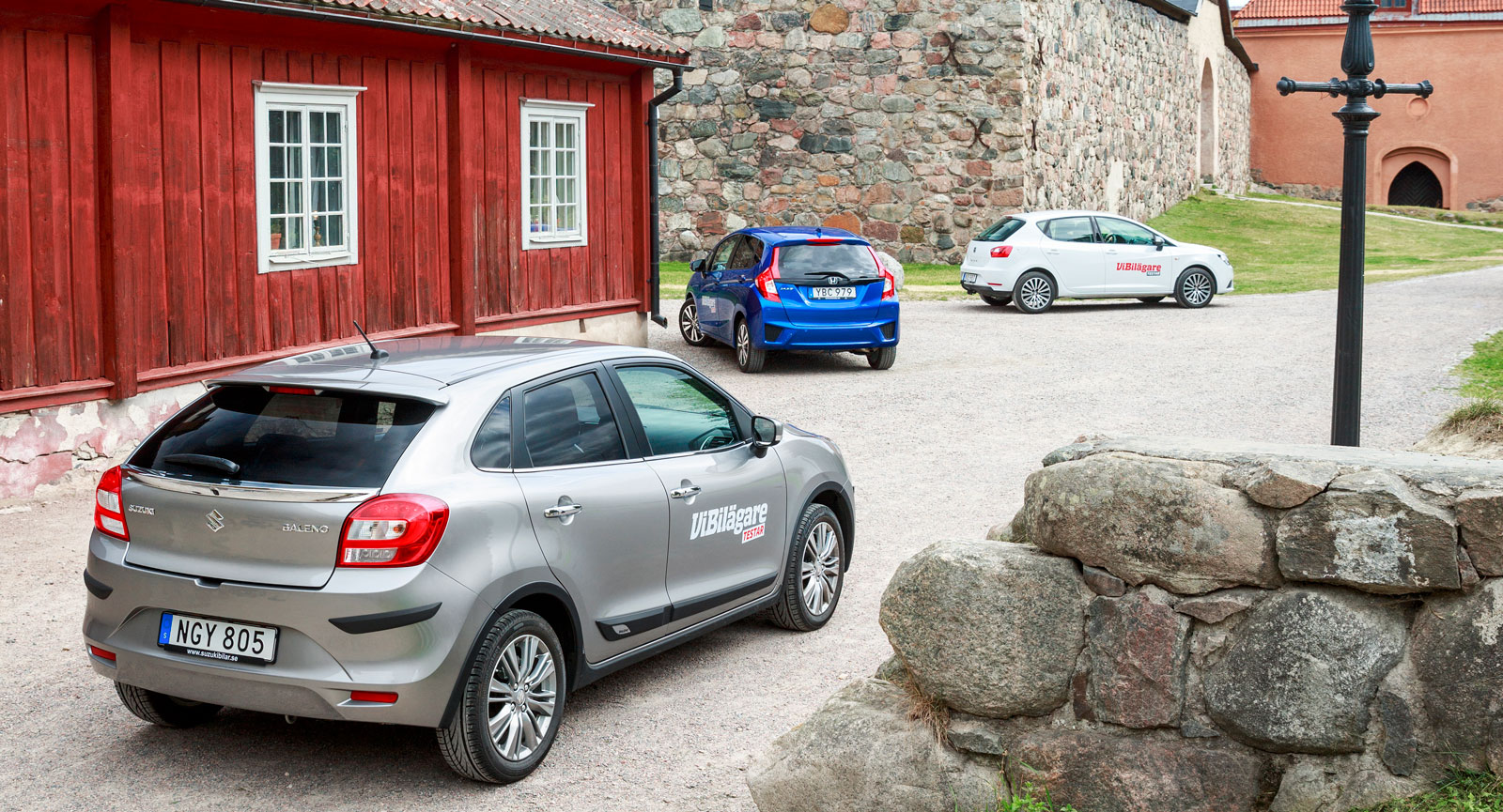 På gästabud vid Nyköpingshus med anor från 1100-talet.
Ibiza är från 2008 – äldst av testbilarna. Baleno är helt ny medan Jazz är en fjolårsnyhet.