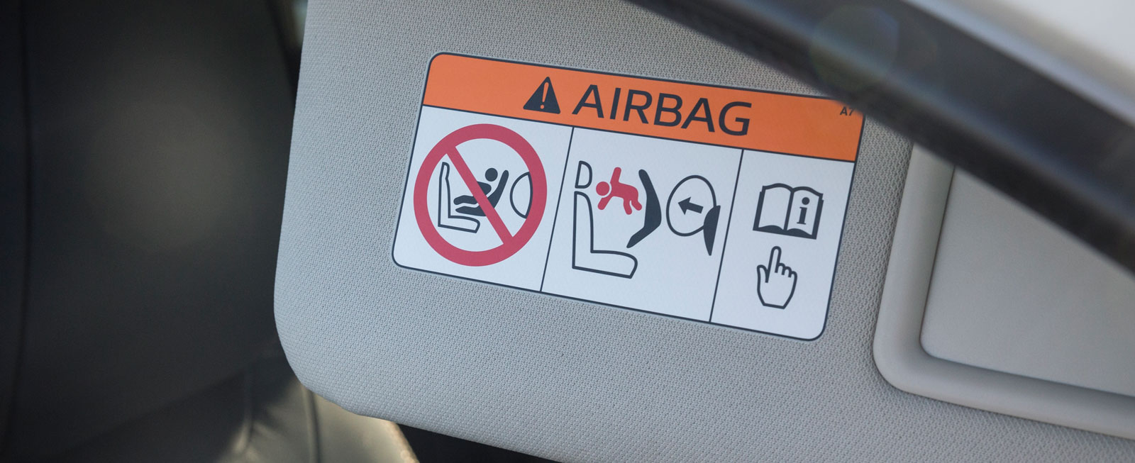 Märkligt nog har inte mazda avstängbar krockkudde fram.