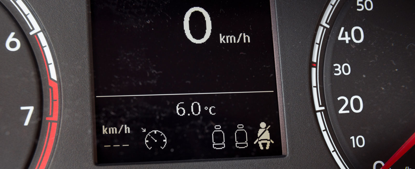 I vw är bältespåminnarna betydligt påvrare och mer diskreta.