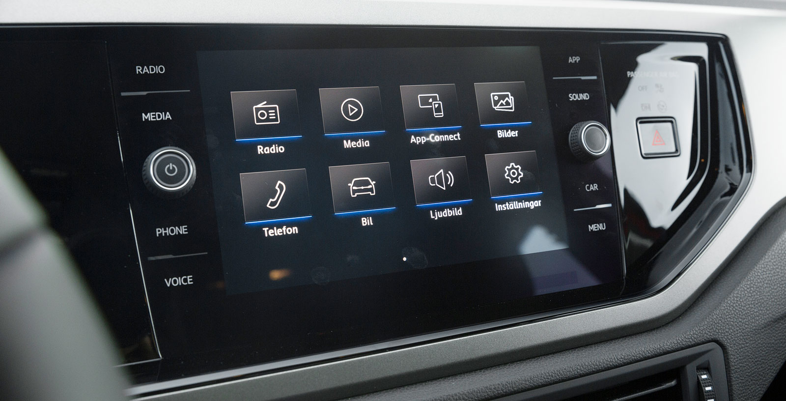 Även VW:n var extrautrustad med ett vassare mediesystem, Composition Media för 4 300 kr. Det innebär bland annat en större (8 tum) och elegantare skärm.