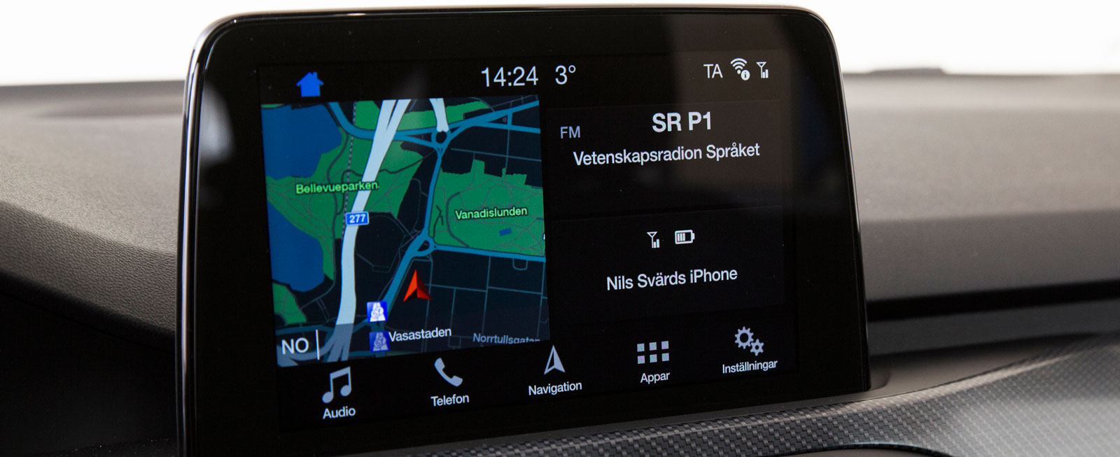 Fords tredje generation SYNC är det bäst fun-
gerande systemet här. Tydlig grafik med ”knappar” i tryckvänlig storlek.