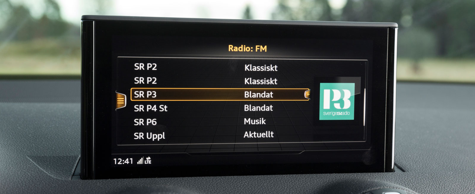 Testets största skärm har Audis traditionellt lättskötta gränssnitt med vred/tryck och är ytterst tydlig.