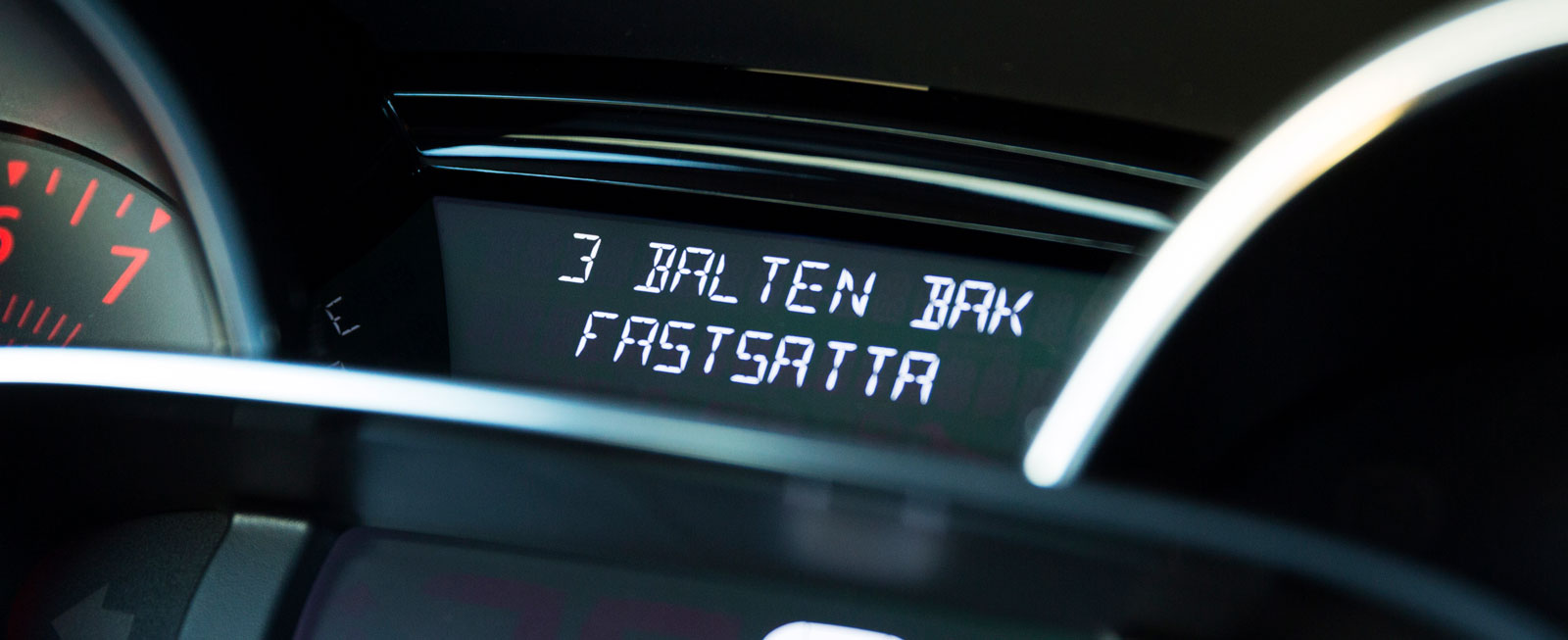I Renault anges bältesläget i baksätet tydligt framför föraren.
