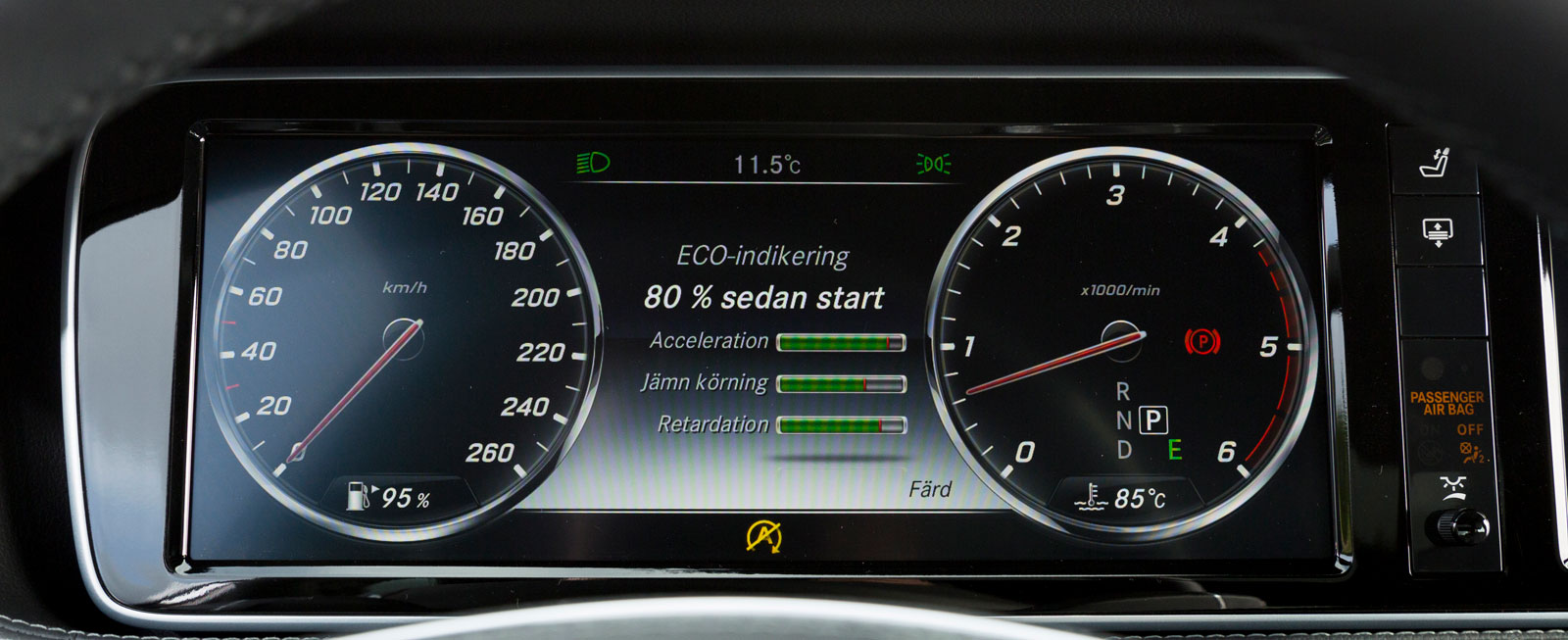 Bra och tydlig digital mätartavla, men med färre finesser än BMW och Tesla.