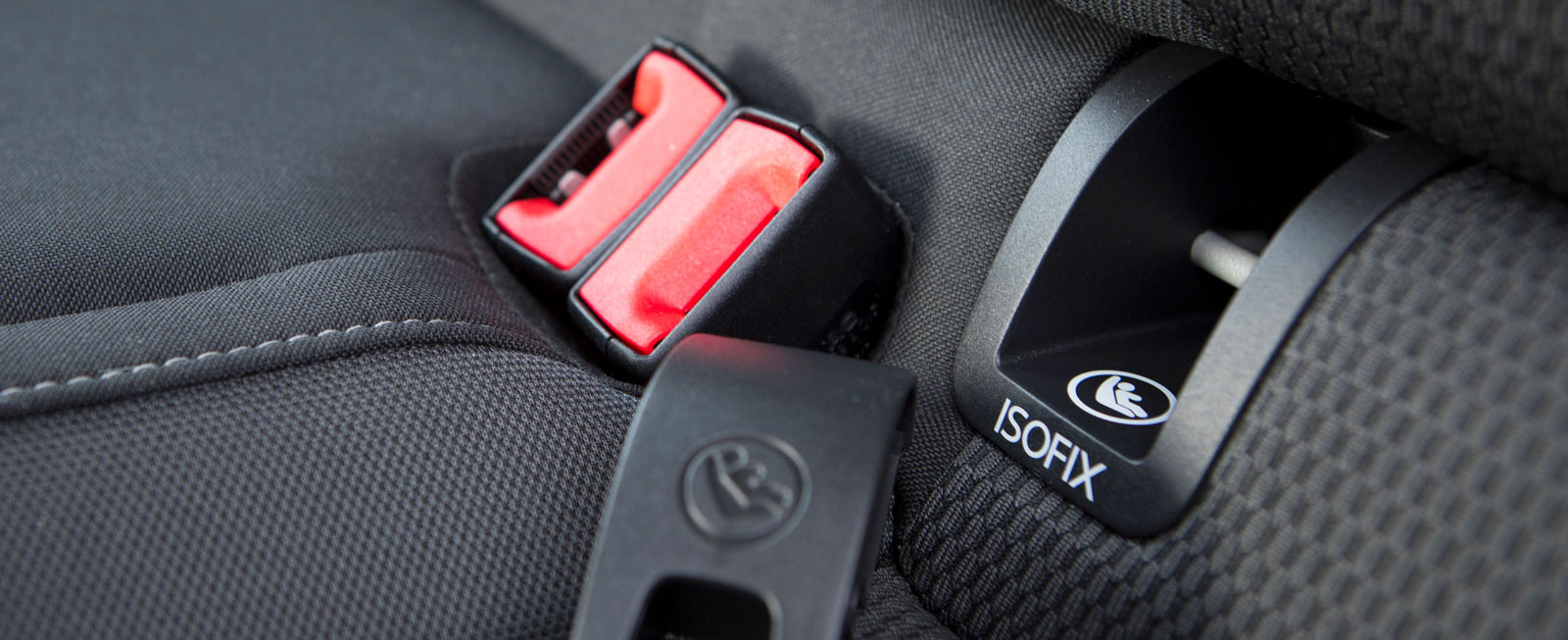 I Volkswagen är Isofix-fästena för barnstol bak lätta att använda.