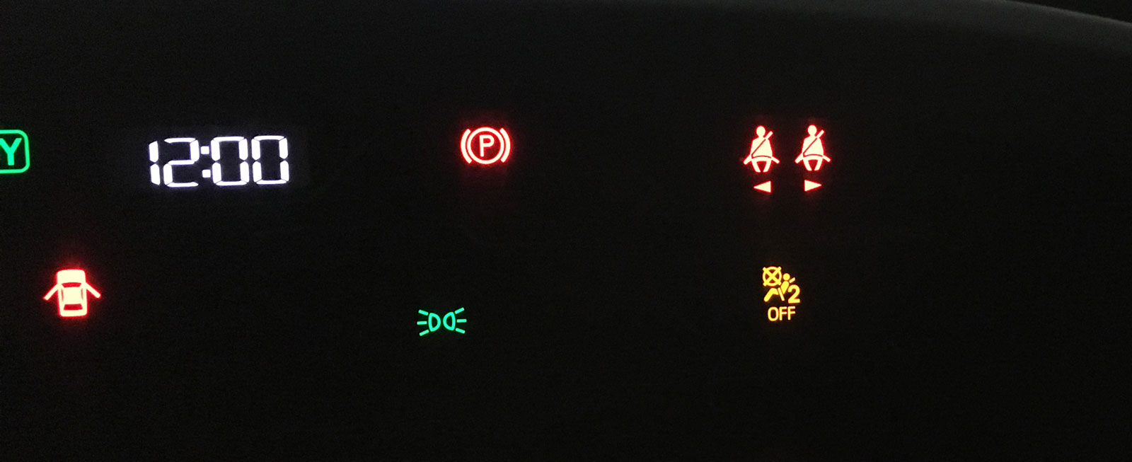 Symbolerna till Toyotas tvåsitsiga baksäte är långt från föraren.