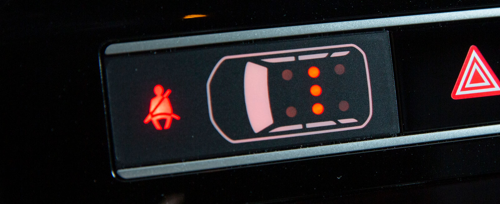 I Mitsubishi finns sju bälteslampor för de maximalt fem åkande.
