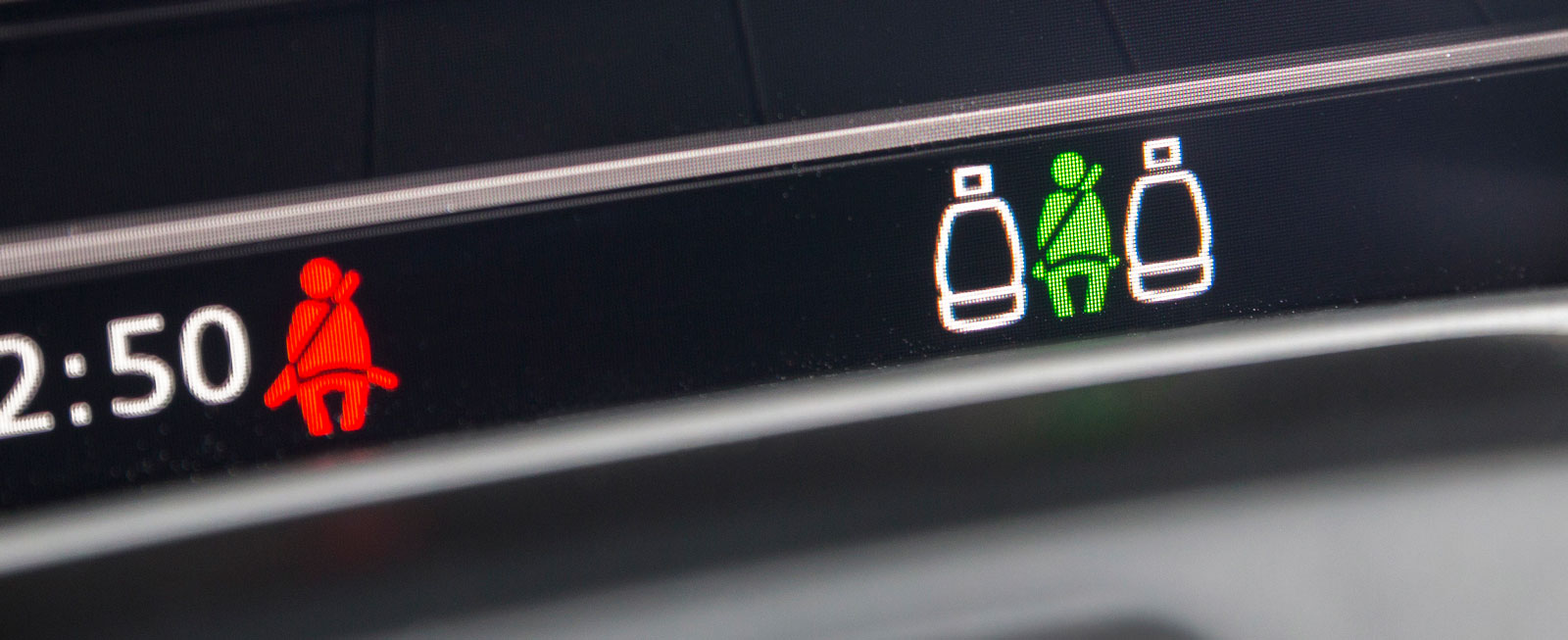 I Audi förvandlas tom stol till grön gubbe när bältet spänts fast.